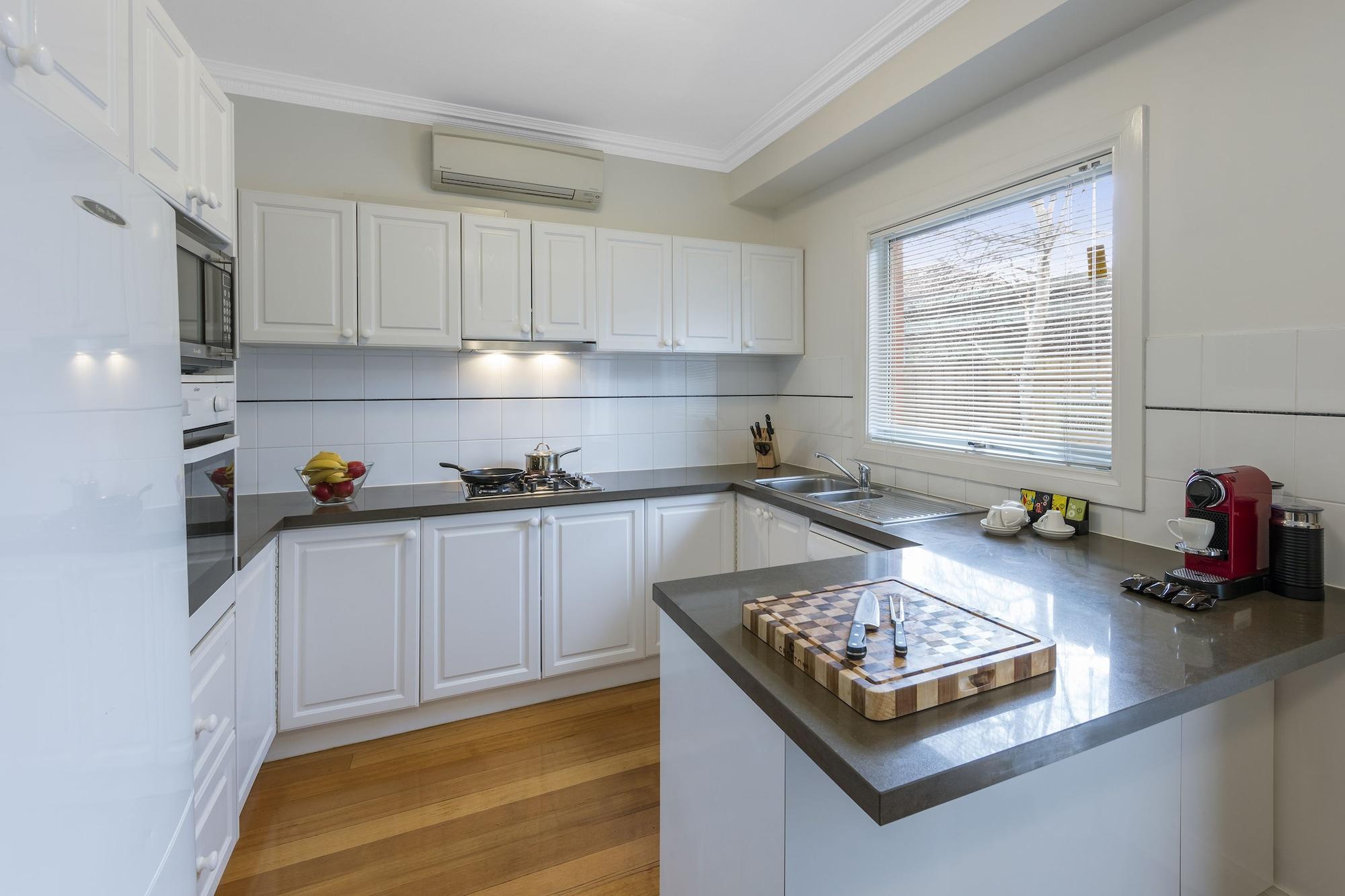 Kimberley Gardens Hotel, Serviced Apartments And Serviced Villas Melbourne Exterior photo