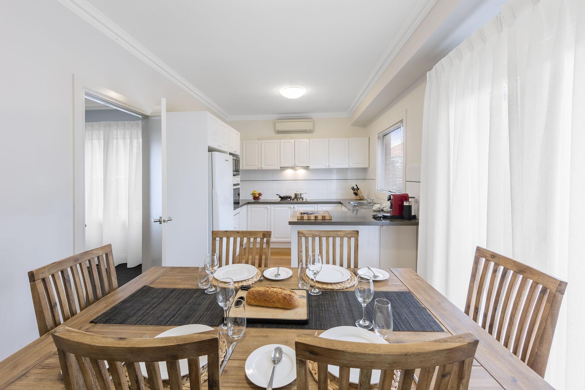Kimberley Gardens Hotel, Serviced Apartments And Serviced Villas Melbourne Exterior photo