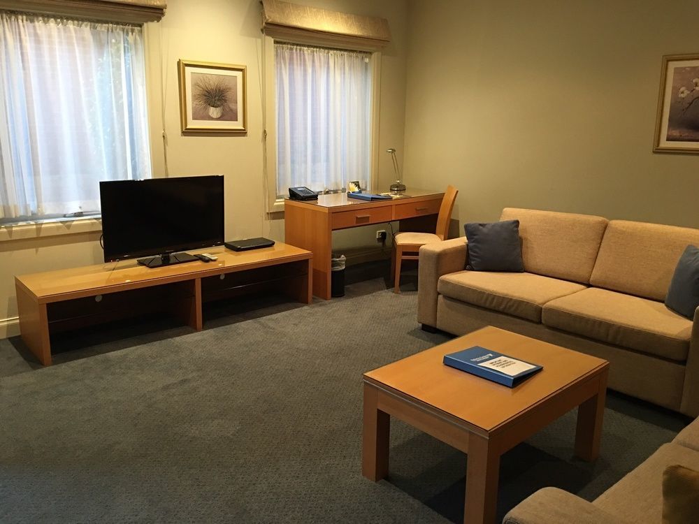Kimberley Gardens Hotel, Serviced Apartments And Serviced Villas Melbourne Exterior photo